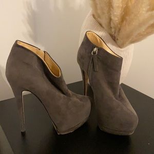 Giuseppe Zanotti grey booties